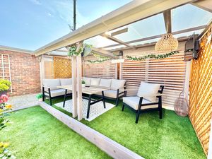 Photo 5- click for photo gallery